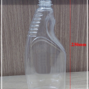Chai nhựa đựng nước xịt kính 650ml